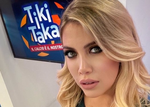 Provokativno izdanje Vande Ikardi na snimanju TV emisije