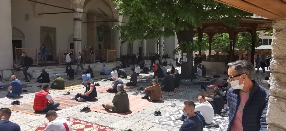 Vjernici na prvoj džumi ovog ramazana: Kao ptice puštene iz kaveza