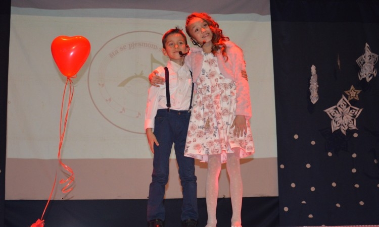 Emina i Emir Geca pobjednici 21. dječijeg festivala 'Šta se pjesmom sanja'