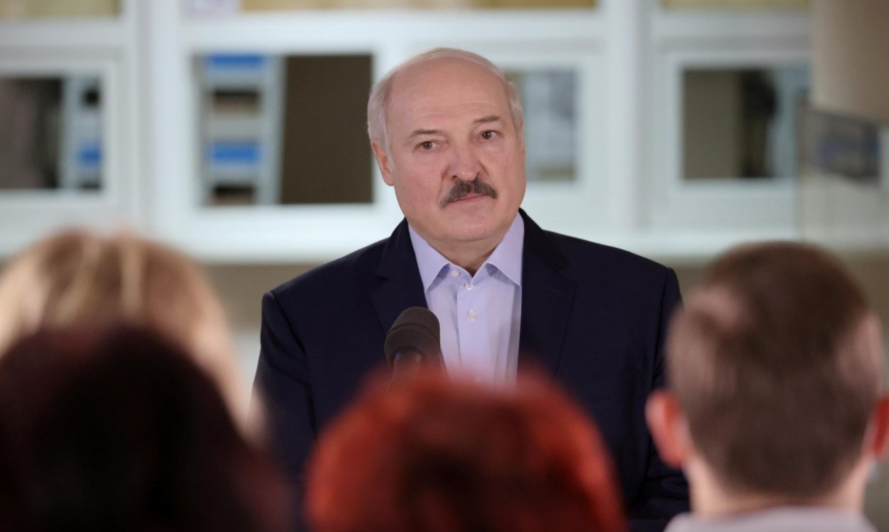 Lukashenko promises new Belarus draft constitution by end of this year