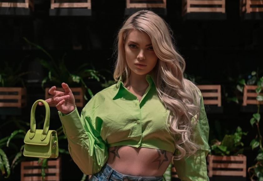 Ella Dvornik za "Azru" priznaje: Znala sam unovčiti svoj način života i dobro mi ide