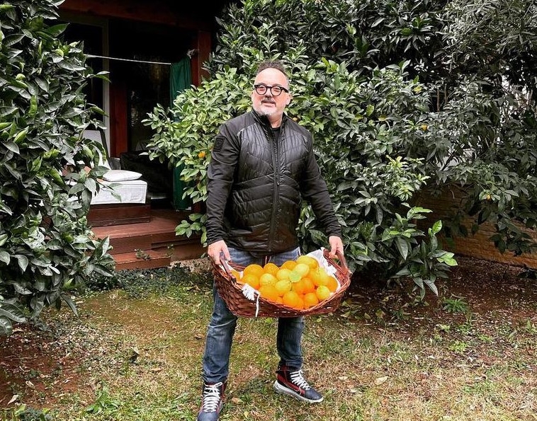 Toni Cetinski pohvalio se urodom iz svog vrta, javio se i brat Mateo: "Šta si sve pobrao?"