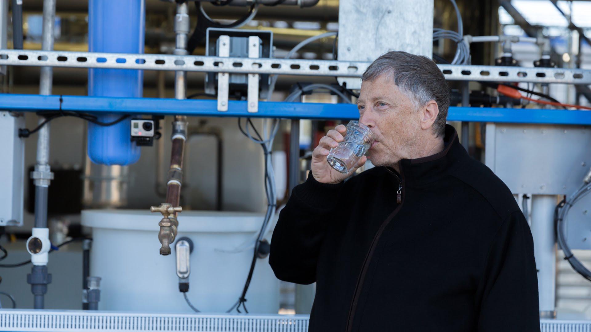 Bill Gates popio čašu vode dobivene od fekalija: Dobra je kao i ona iz flaše