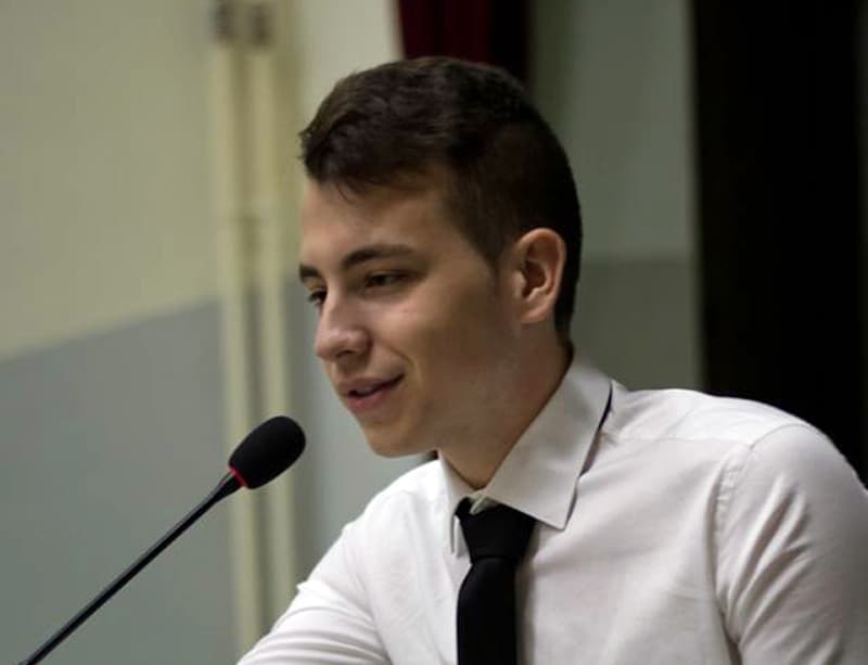 Hazim Hadžić mladi pjesnik i književnik