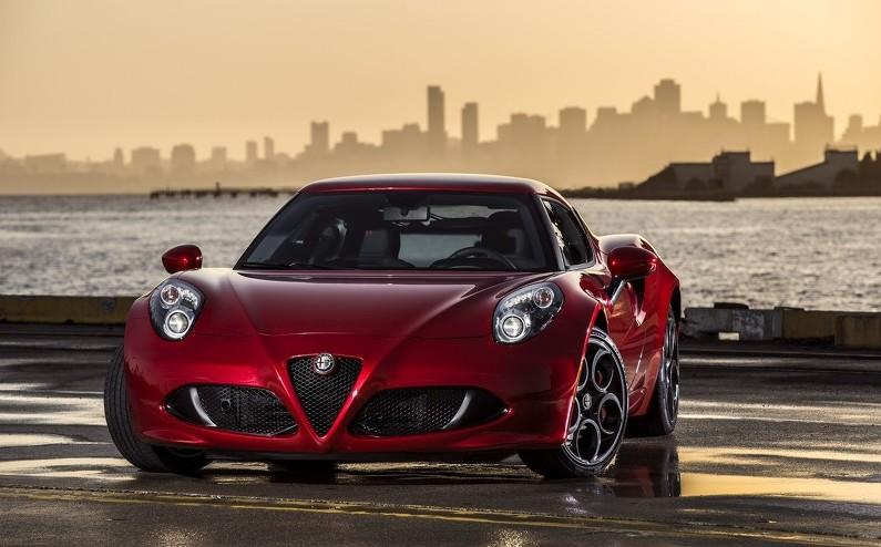NOVI SPORTSKI DVOSJED Pogledajte kako izgleda Alfa Romeo 4C