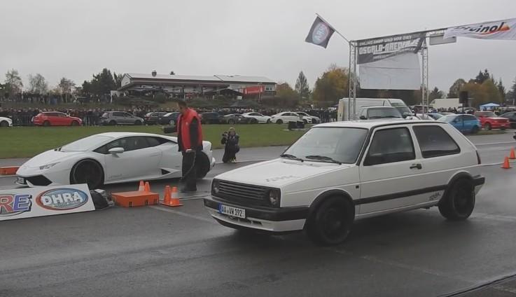 OTPUHAO GA S PISTE Pogledajte kako je Golf 2 iza sebe ostavio italijansku "zvijer"!
