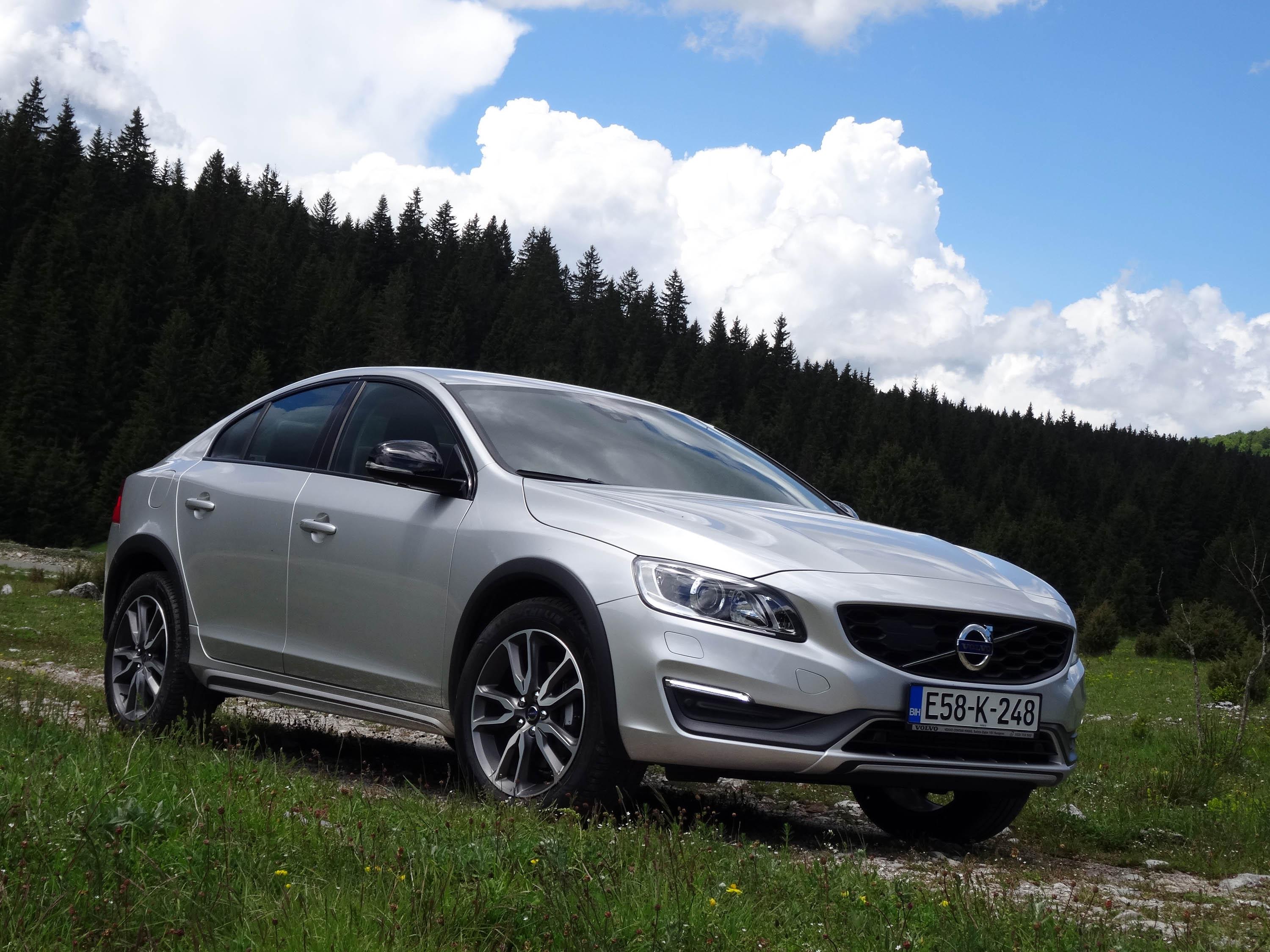 AVANTURA U ODIJELU Testirali smo Volvo S60 Cross Country 2,4 AWD Sumum
