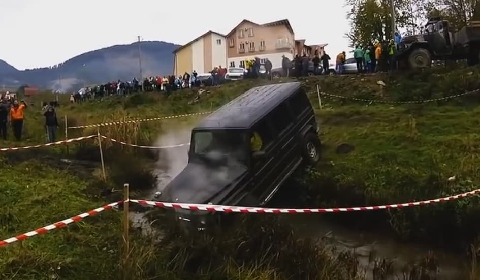 Zvijer na četiri točka: Pogledajte šta sve može Mercedesova G-klasa (VIDEO)