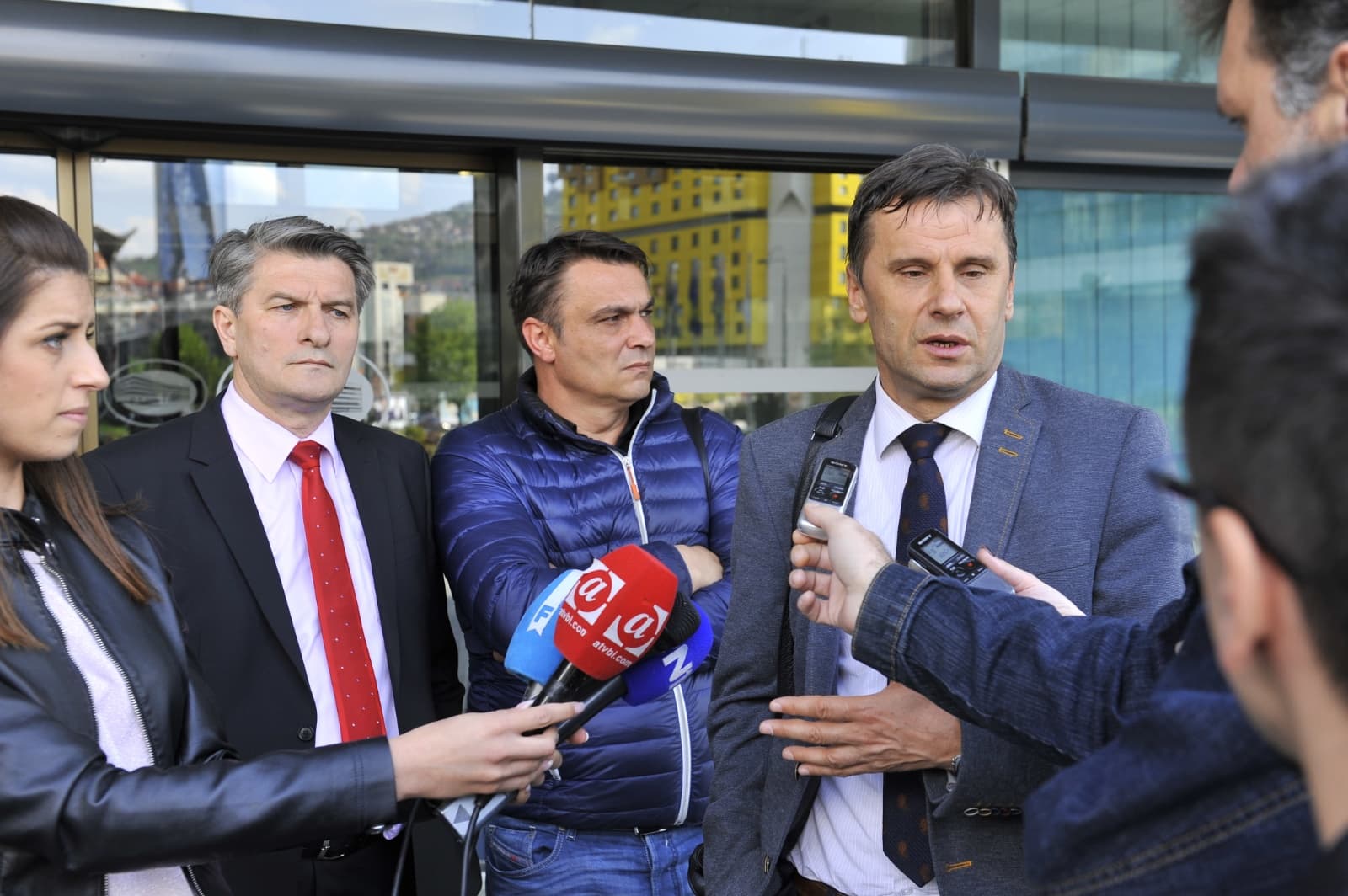 Prihvaćeni Mehmedovićevi zahtjevi, set zakona na korak do podrške