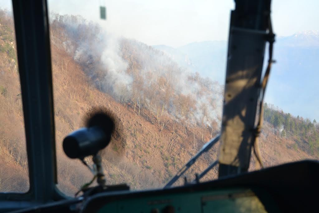 Čeka se odobrenje za angažiranje helikoptera za gašenje požara kod Jablanice