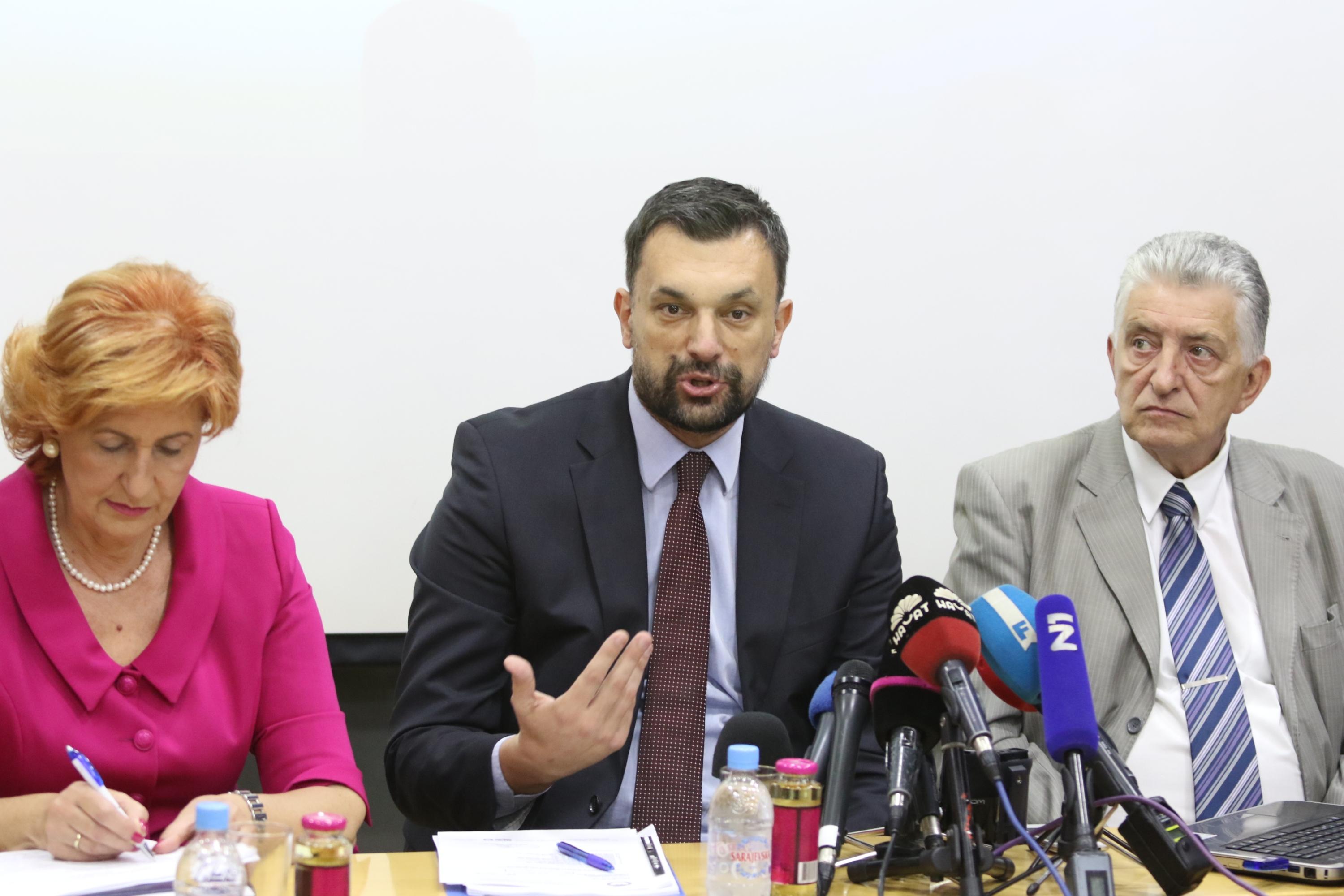 Konaković pozvao Komšića da kaže čija supruga radi u nelegalnoj turističkoj zajednici KS