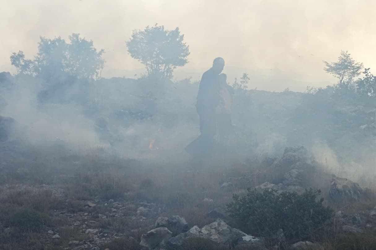 Dva odvojena požara na području Mostara, ugrožene i kuće
