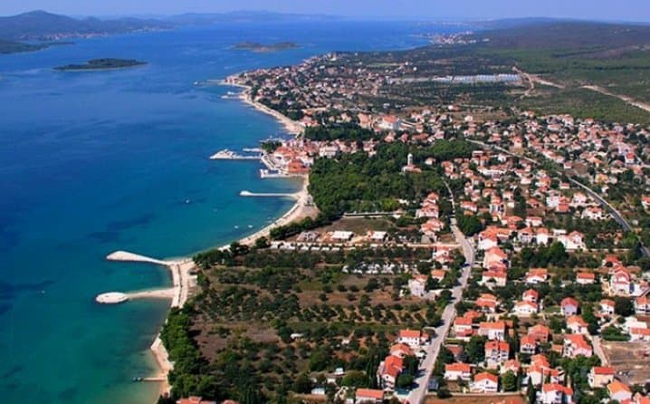 Britanci poručili turistima u Hrvatskoj: Ne spominjite Jugoslaviju, kupajte se goli