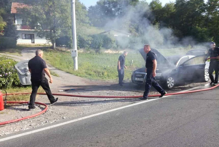 Žepče: Automobil se zapalio na putu M-17