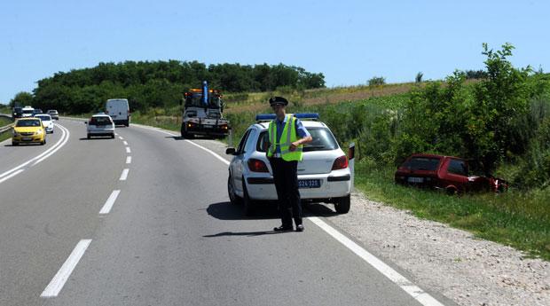 Težak udes u Beogradu: Vozač zaspao za volanom pa vozilom pokupio srbijanske političare!