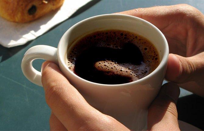 Pijete kafu na putu? Nemojte, postoji opravdan razlog za to
