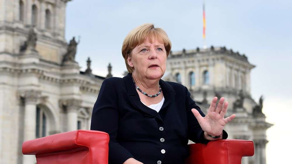 Merkel s mladim YouTube zvijezdama: Ne treba se pribojavati svjetskog rata