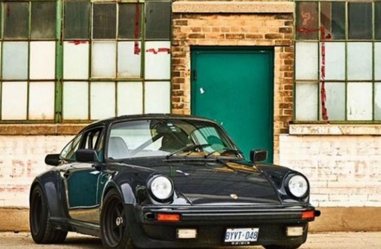 Kanađanin vozi isti Porsche 911 Turbo 42 godine