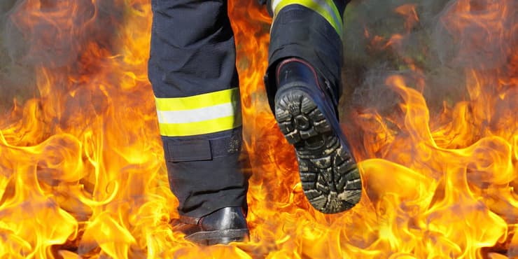 Požar u Podgorici: Večeras odbranjene dvije kuće, vatrogasci prate situaciju