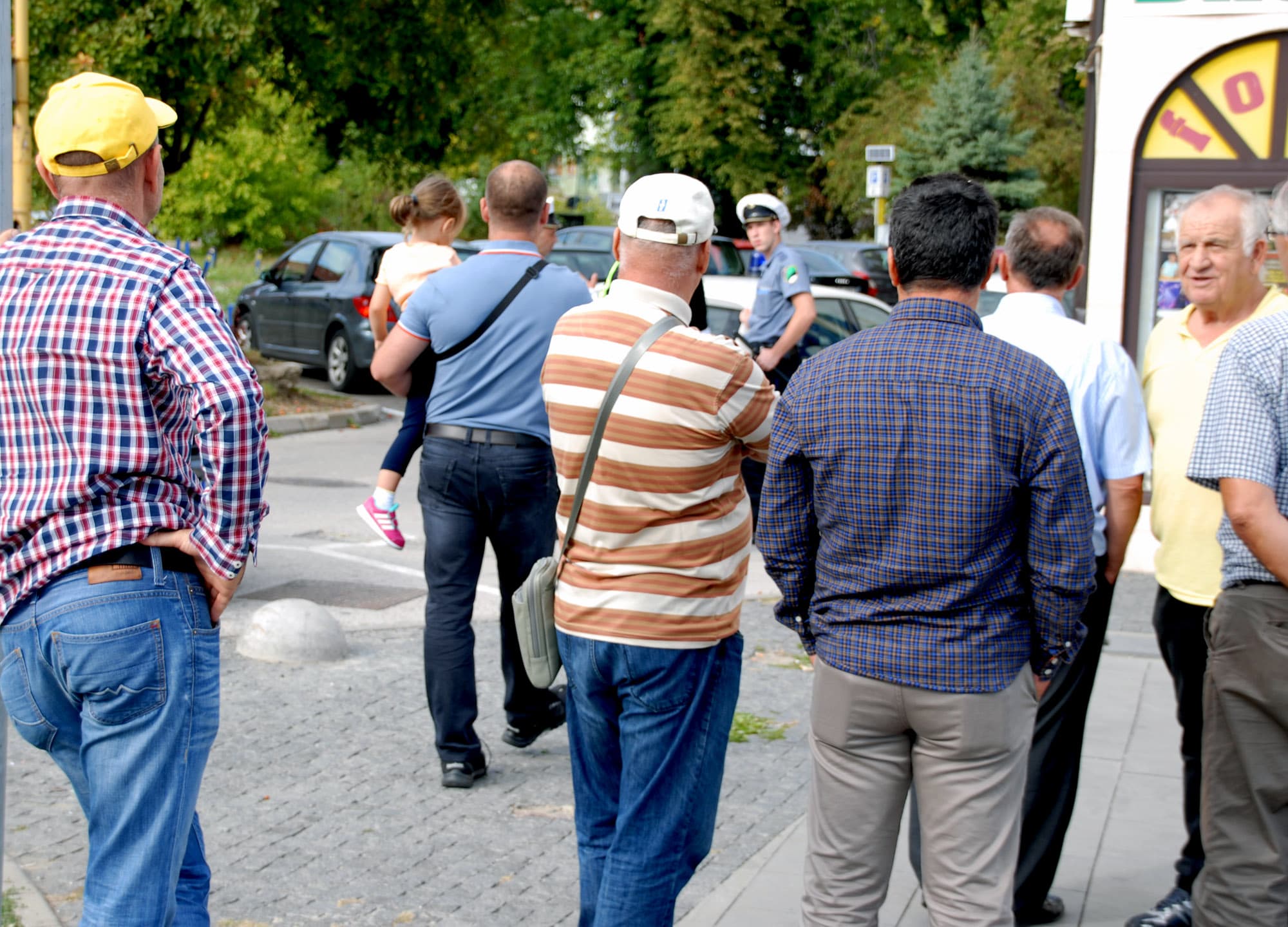 Tuzla: Lažnim novčanicama kupovali suho meso i med