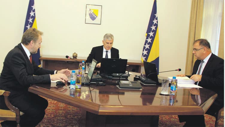 Zarade u Komisiji za očuvanje nacionalnih spomenika: Predsjedništvo aminovalo povećanje primanja sa 475 na 3.805 maraka!