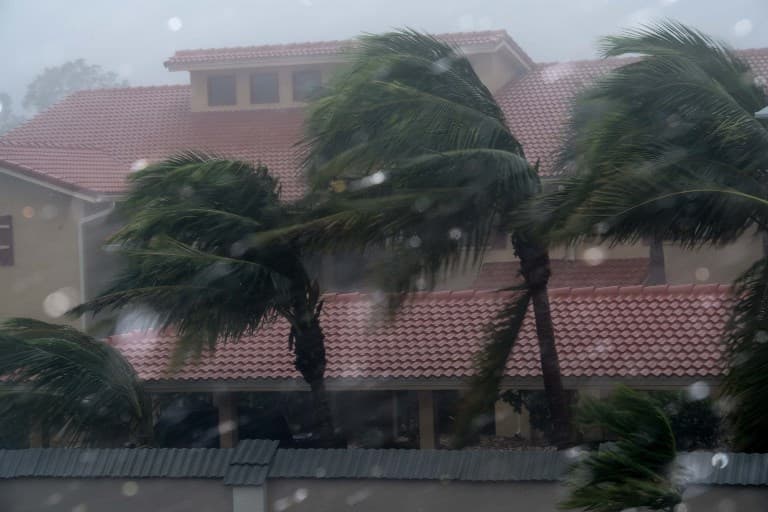 Uragan Irma oslabio na kategoriju 2, više od dva miliona stanovnika Floride u mraku