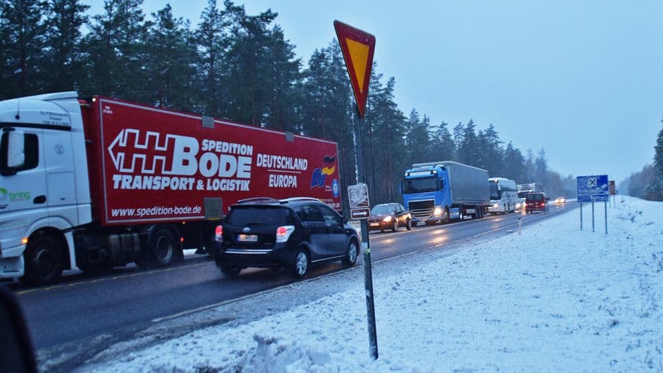 U sudaru voza i vojnog teretnog kamiona ima poginulih