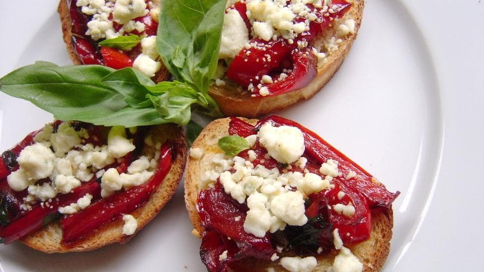 Prilog jelu ili ukusna večera: Bruschette s pečenim paprikama