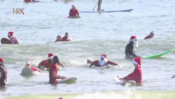 Florida: Božićni surferi pokorili valove