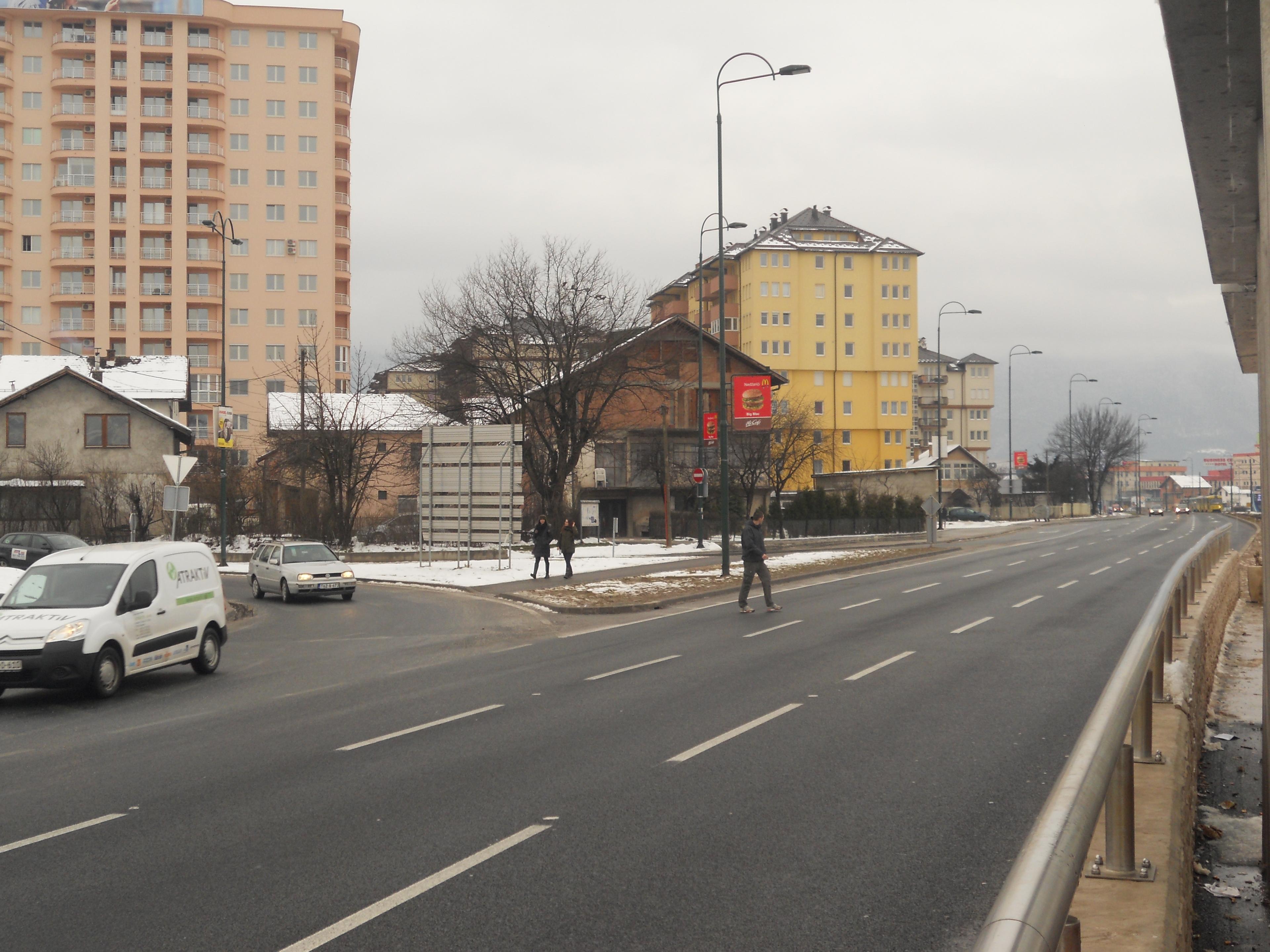 Automobil udario pješakinju na Stupu