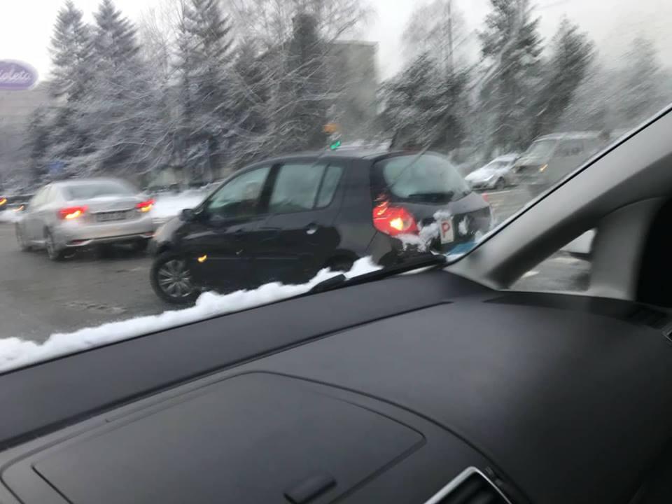 Udesi u Sarajevu i Hadžićima: Povrijeđena dva vozača
