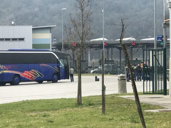 Granični prijelaz Kaštel - Dragonja u Istri bio zatvoren tri sata, slovenska policija kod Hrvata pronašla "predmet sličan bombi"