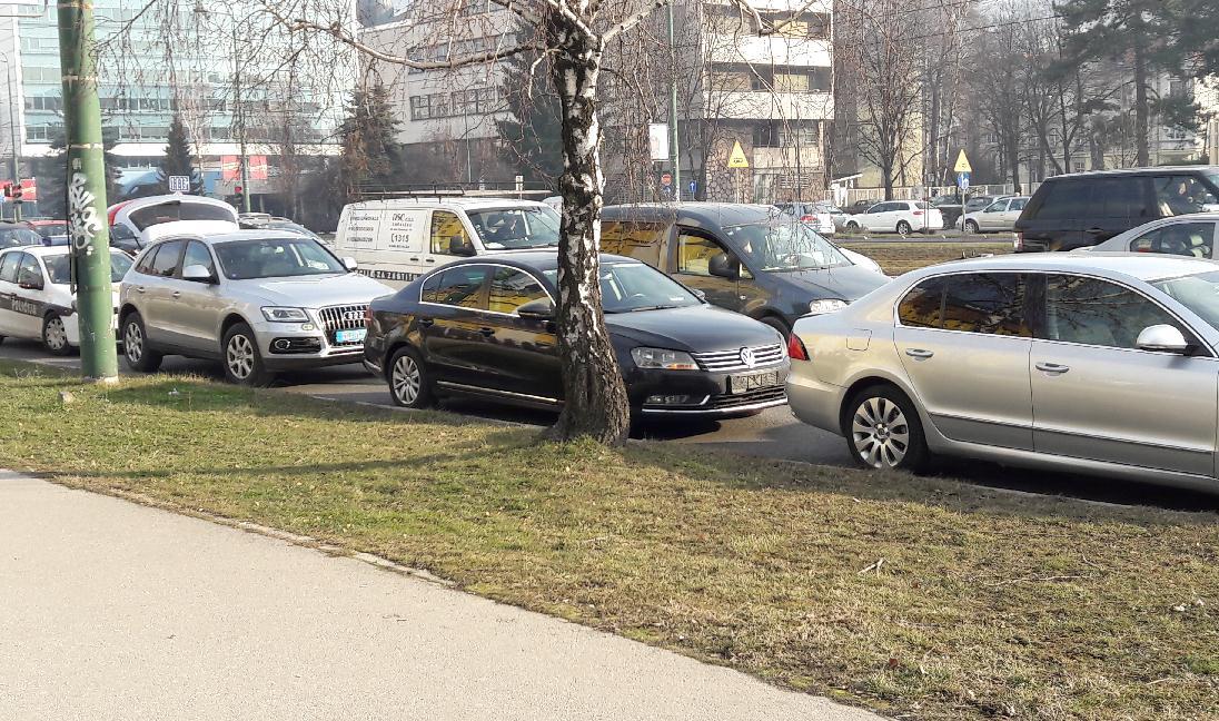Sarajevo: U centru grada sudar tri automobila
