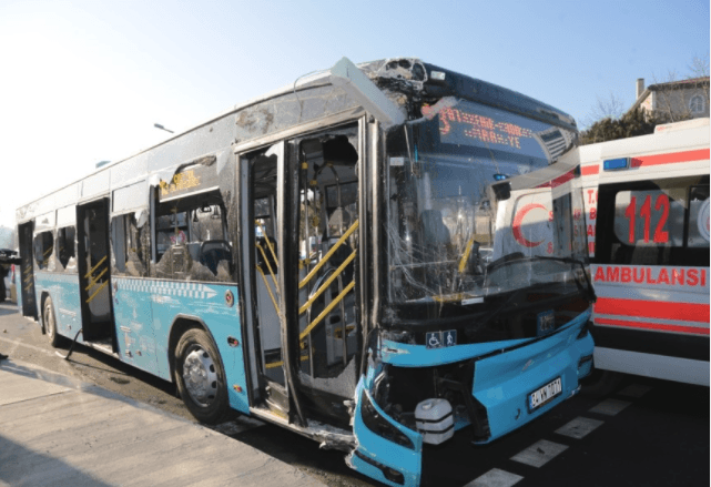Istanbul: Autobus udario u putnike na stanici, tri osobe poginule