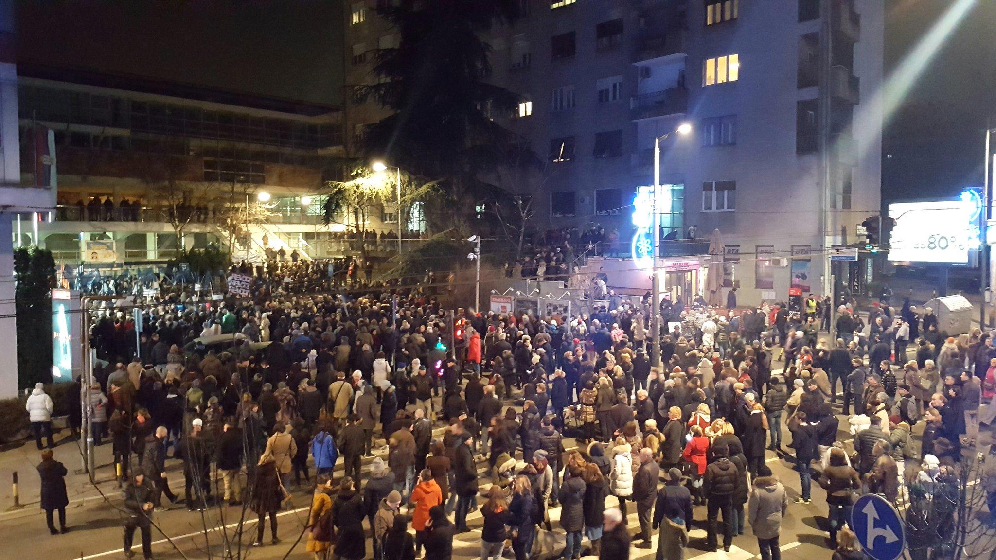Stotine građana na protestima u Beogradu, zatražene ostavke čelnika RTS-a