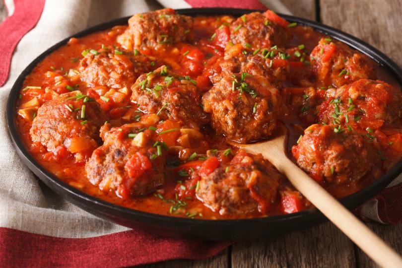 Španske albondigas okruglice: Sočne ćufte u umaku od paradajza