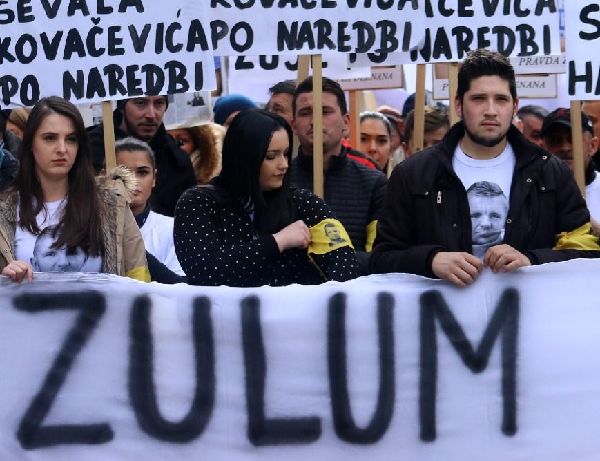 Okončana šesta protestna šetnja za Dženana Memića, učesnici nosili žute trake i tražili ostavke