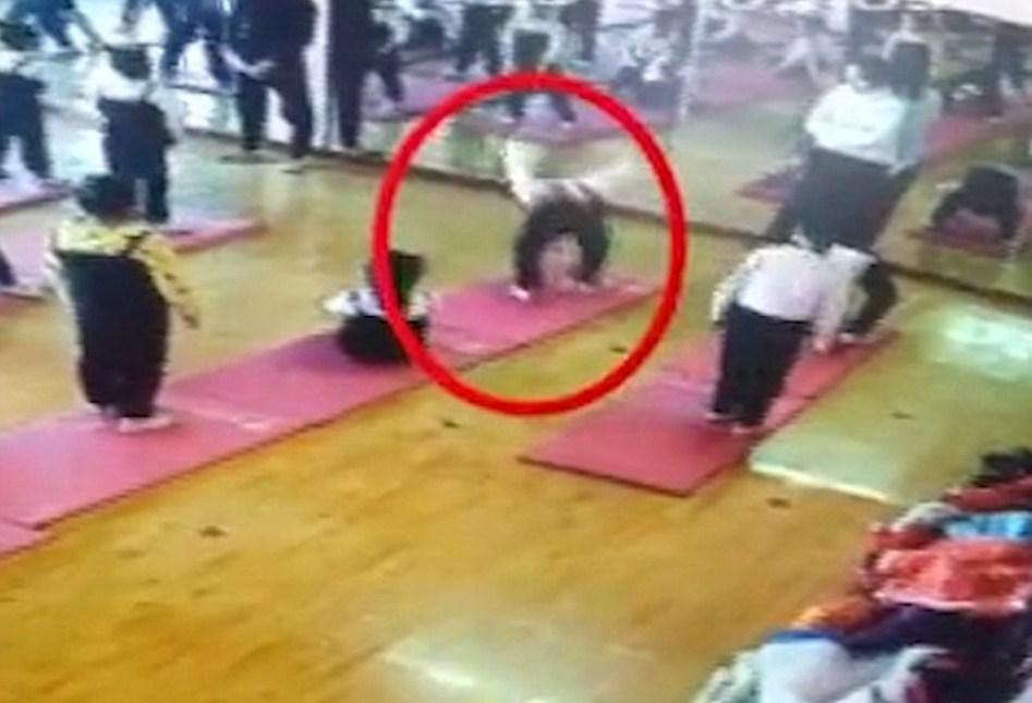 Djevojčica paralizirana nakon izvođenja rizične joga poze