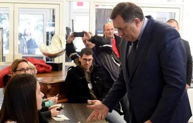 Dodik glasao na lokalnim izborima u Beogradu