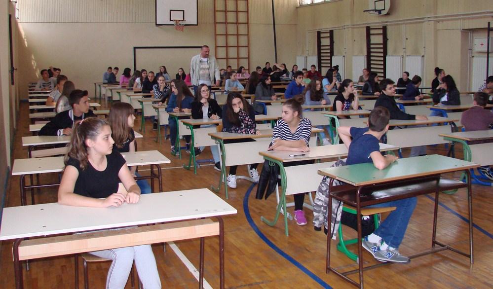 Omogućiti polaganje eksterne mature svim gimnazijalcima