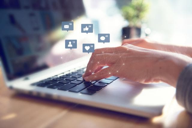 Kako da znate jeste li ulogovani na Facebook na nekom drugom uređaju