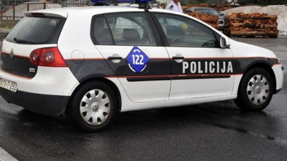 Razbojništvo: Oteo novac radnici