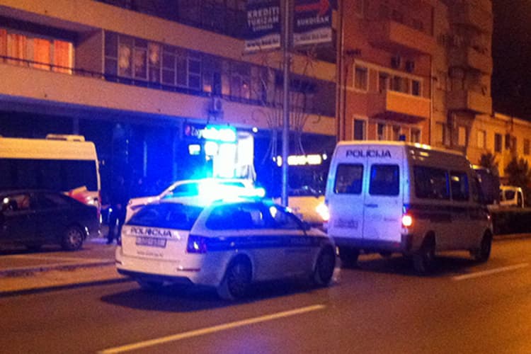 Split: Otac i sin ranjeni zbog svađe u saobraćaju
