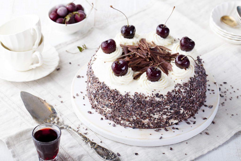 Bez pečenja: Lažna Švarcvald torta