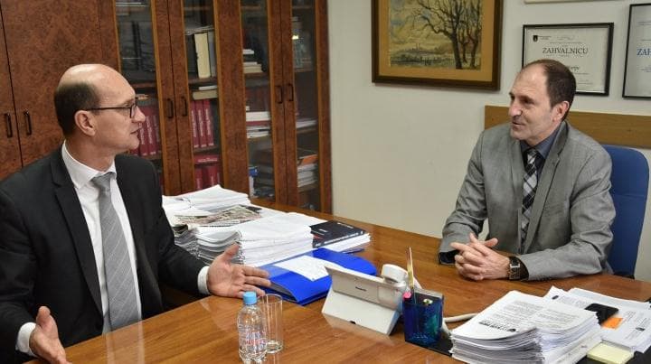 Nenadić: KS ne želi "razgrađivati" federalni sistem državne službe