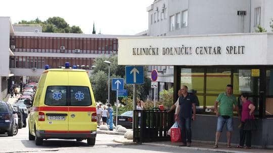 Dječak s ubodnom ranom na vratu pojavio se u splitskoj Hitnoj pomoći, kaže da ga je ranio razbojnik