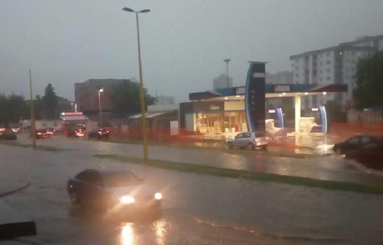Nevrijeme u Tuzli: Poplava na južnoj magistrali kod Livnice čelika