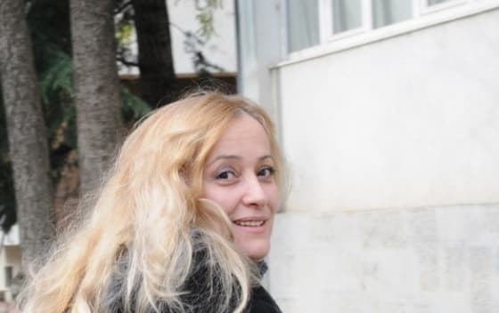 Johanes Han poslao cvijeće crnogorskoj novinarki koja je sinoć ranjena
