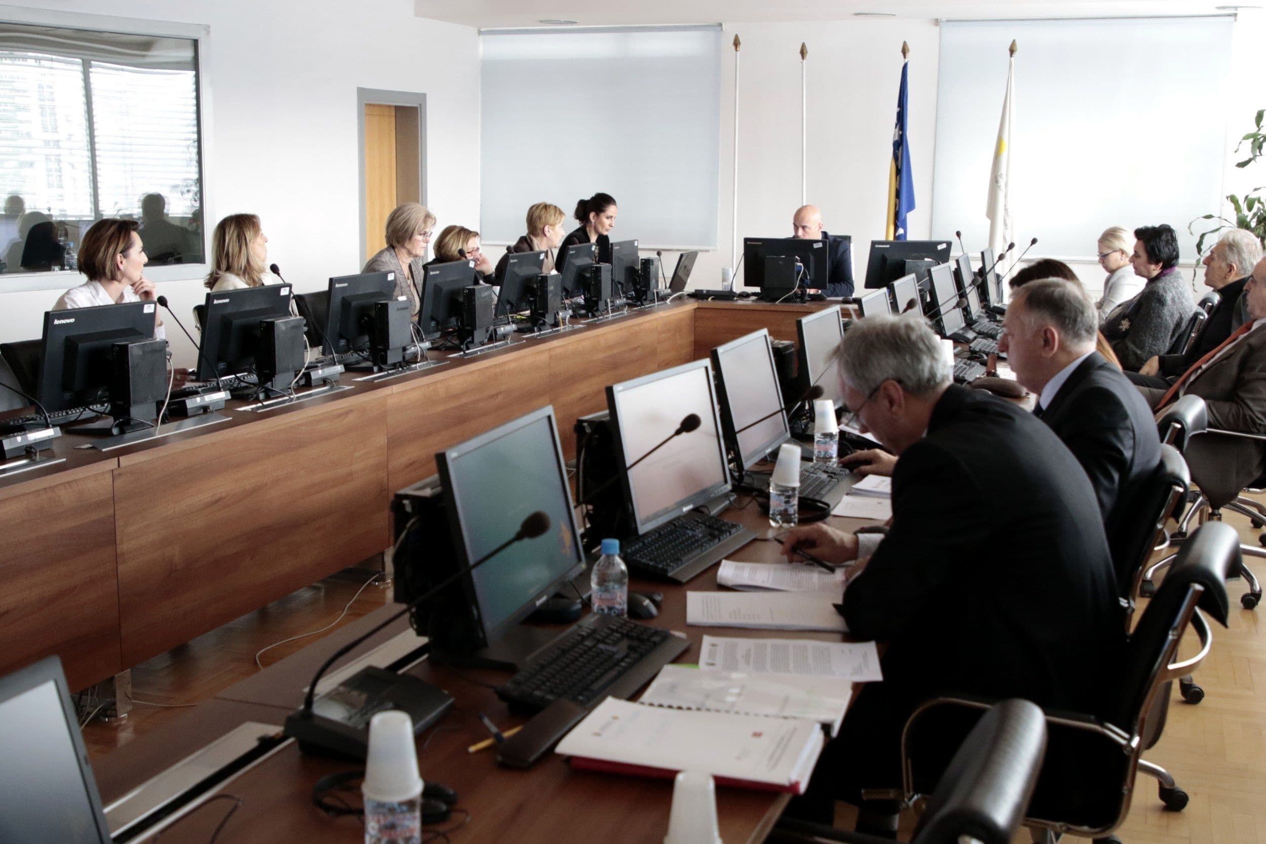 Supružnici i rođaci neće moći raditi u istom sudu ili tužilaštvu!