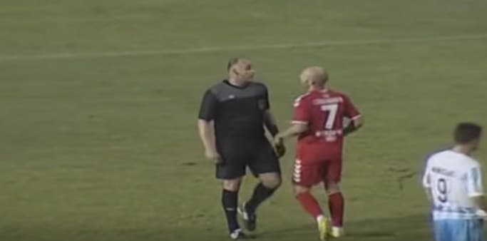 Arbitar Srđan Obradović, koji je dosudio najsmješniji penal u historiji, završio u policiji